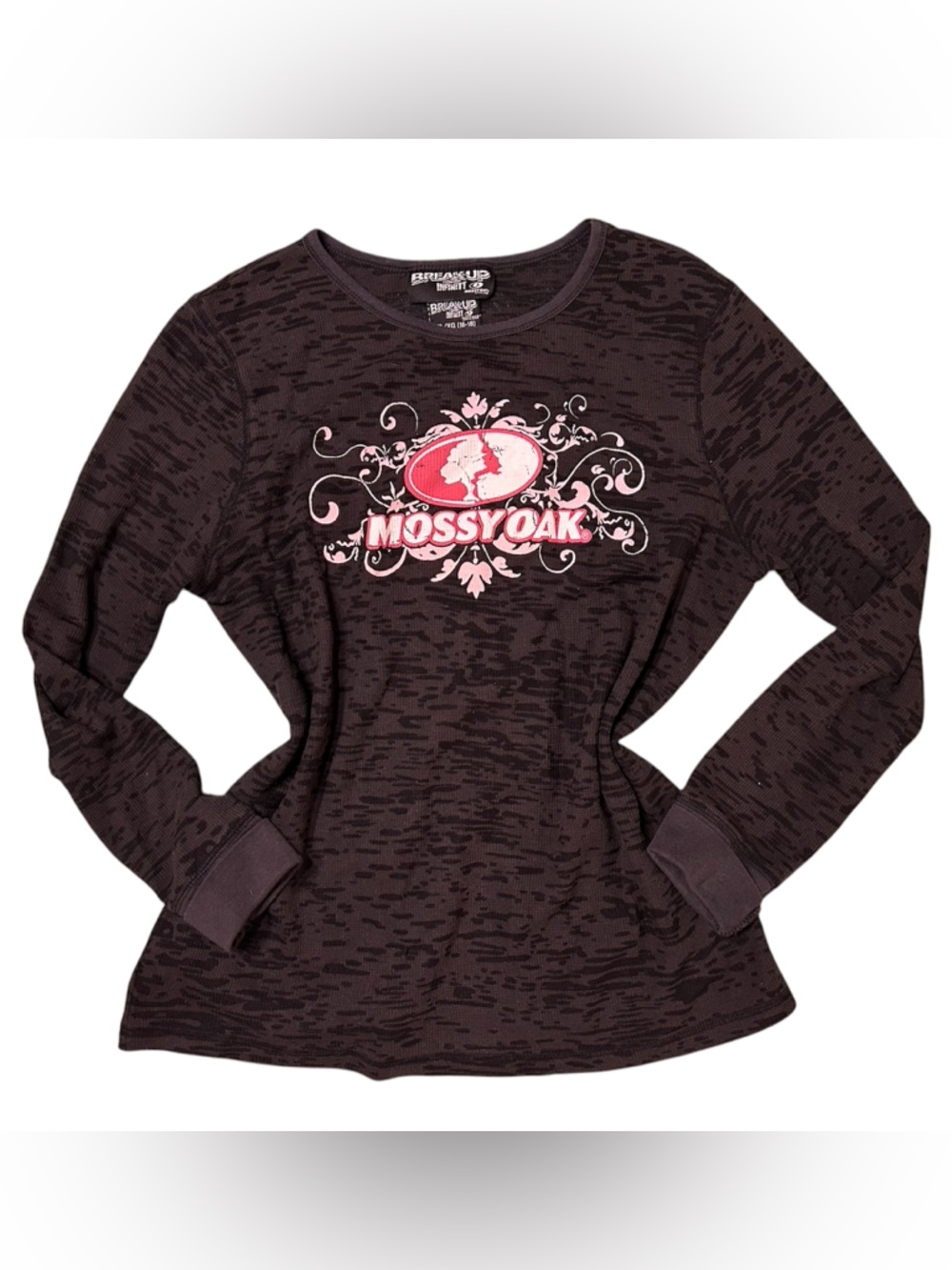 Pink and White Mossy Oak long sleeve shirt with a dark grey background. 
Size XL